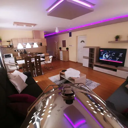 Sarok Apartmanhaz 아파트