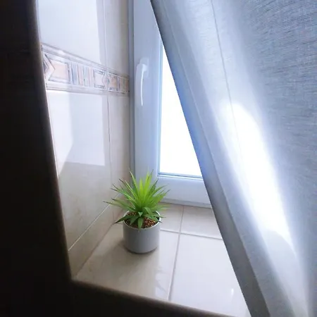 Sarok Apartmanhaz *