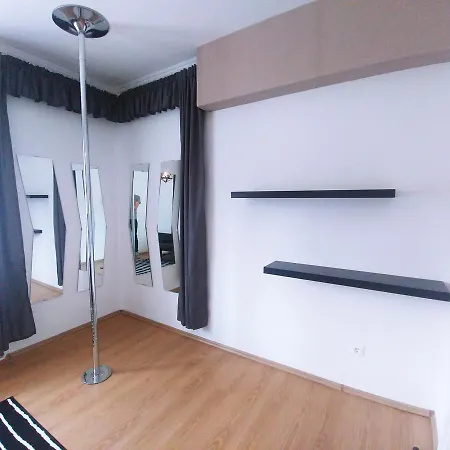 公寓 Sarok Apartmanhaz Makó