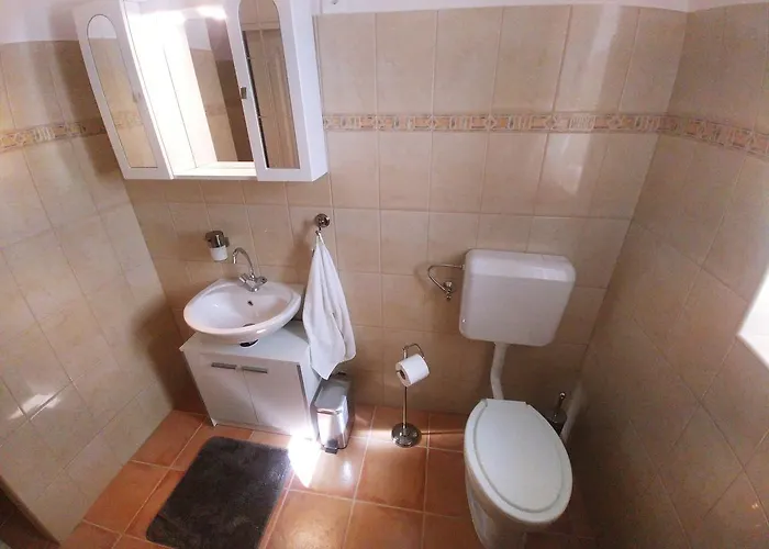 Sarok Apartmanhaz מאקו