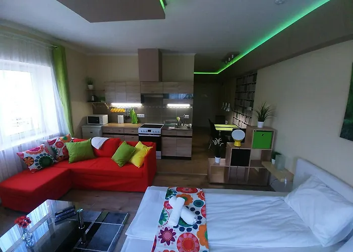 Sarok Apartmanhaz מאקו