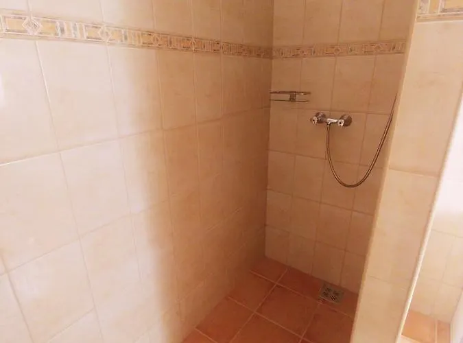 Sarok Apartmanhaz מאקו