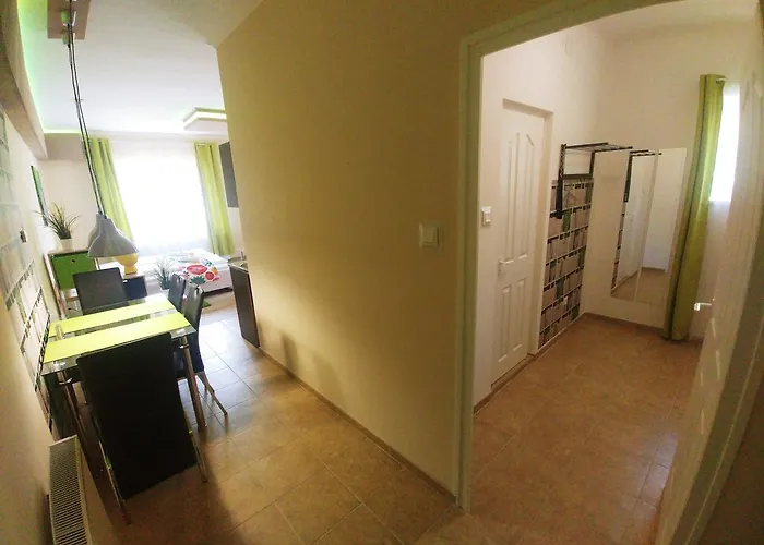 Sarok Apartmanhaz