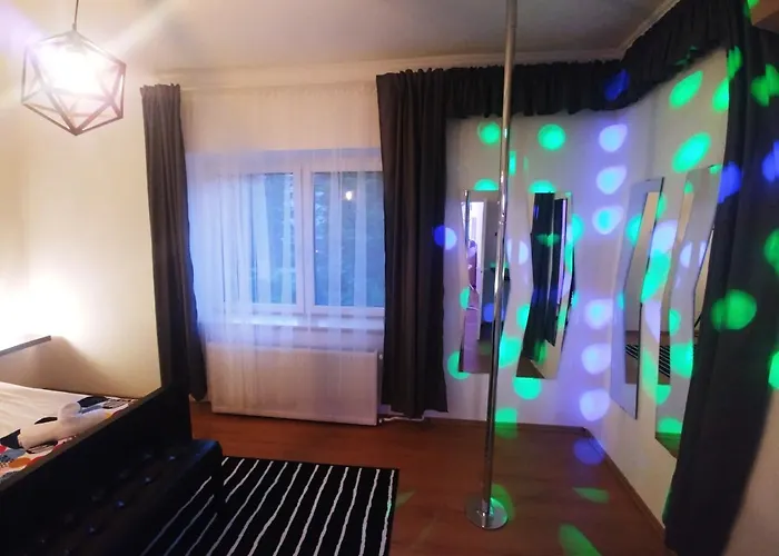 דירה Sarok Apartmanhaz *