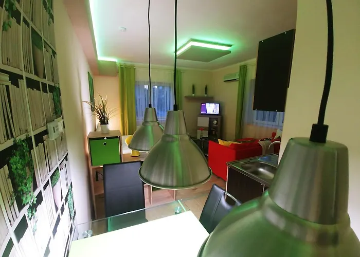 דירה Sarok Apartmanhaz *